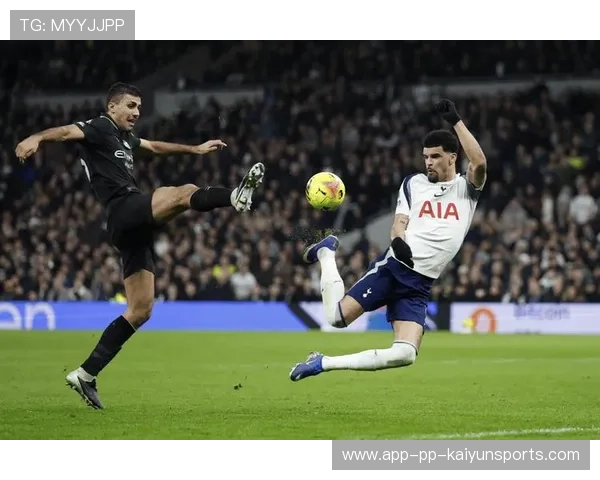 曼联大胜热刺,卡里克的战术取得胜利 曼联大胜热刺,卡里克的战术取得胜利